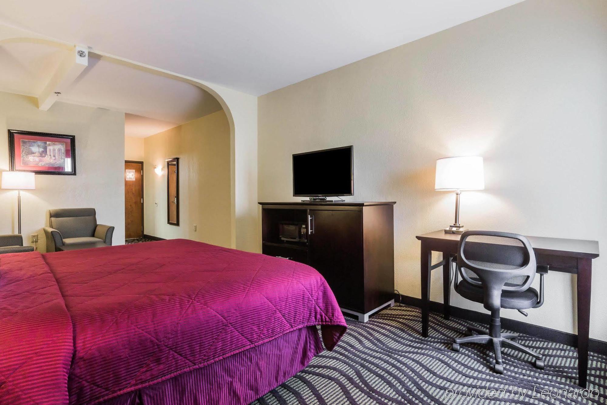Quality Inn & Suites North Montgomery Ngoại thất bức ảnh