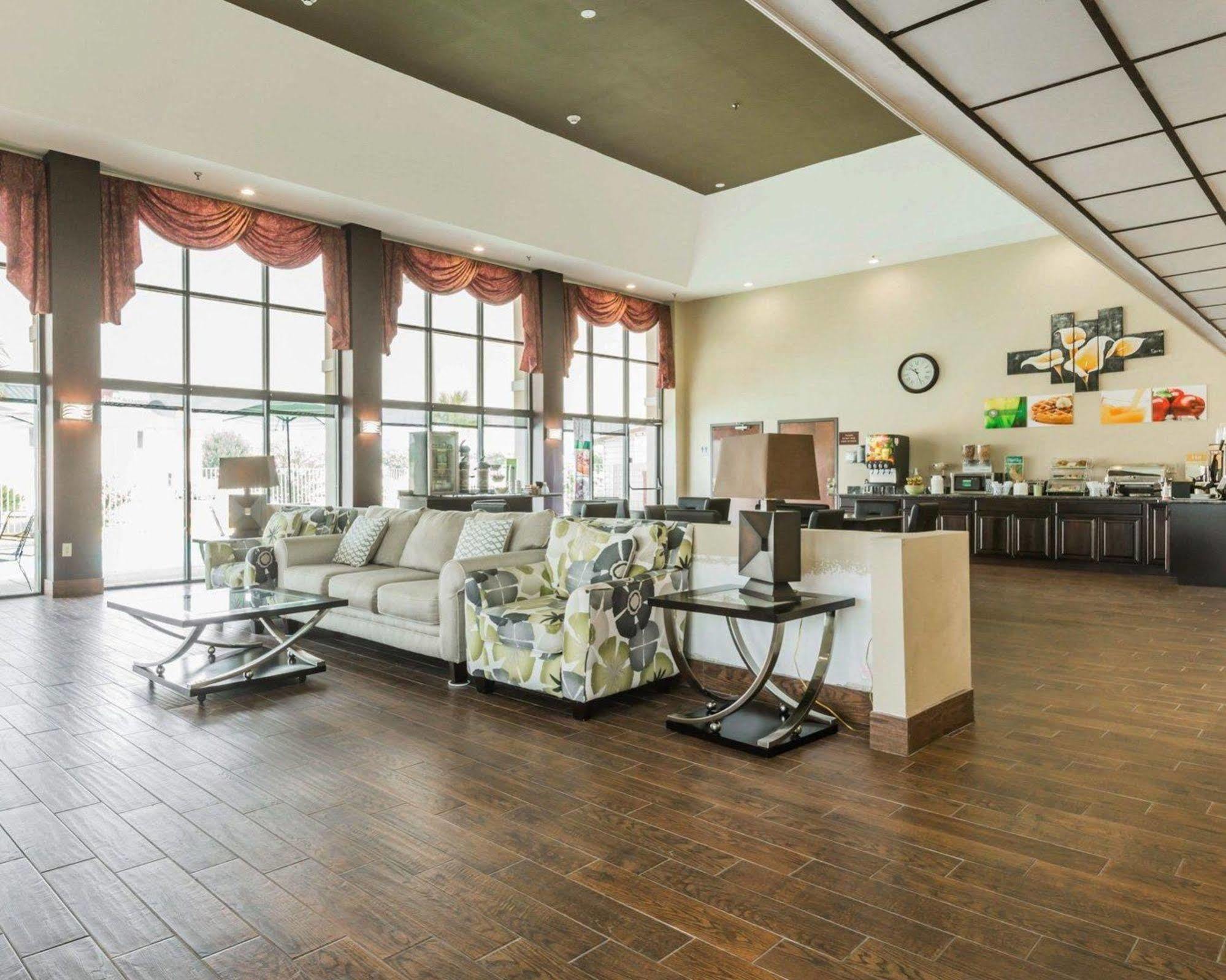 Quality Inn & Suites North Montgomery Ngoại thất bức ảnh