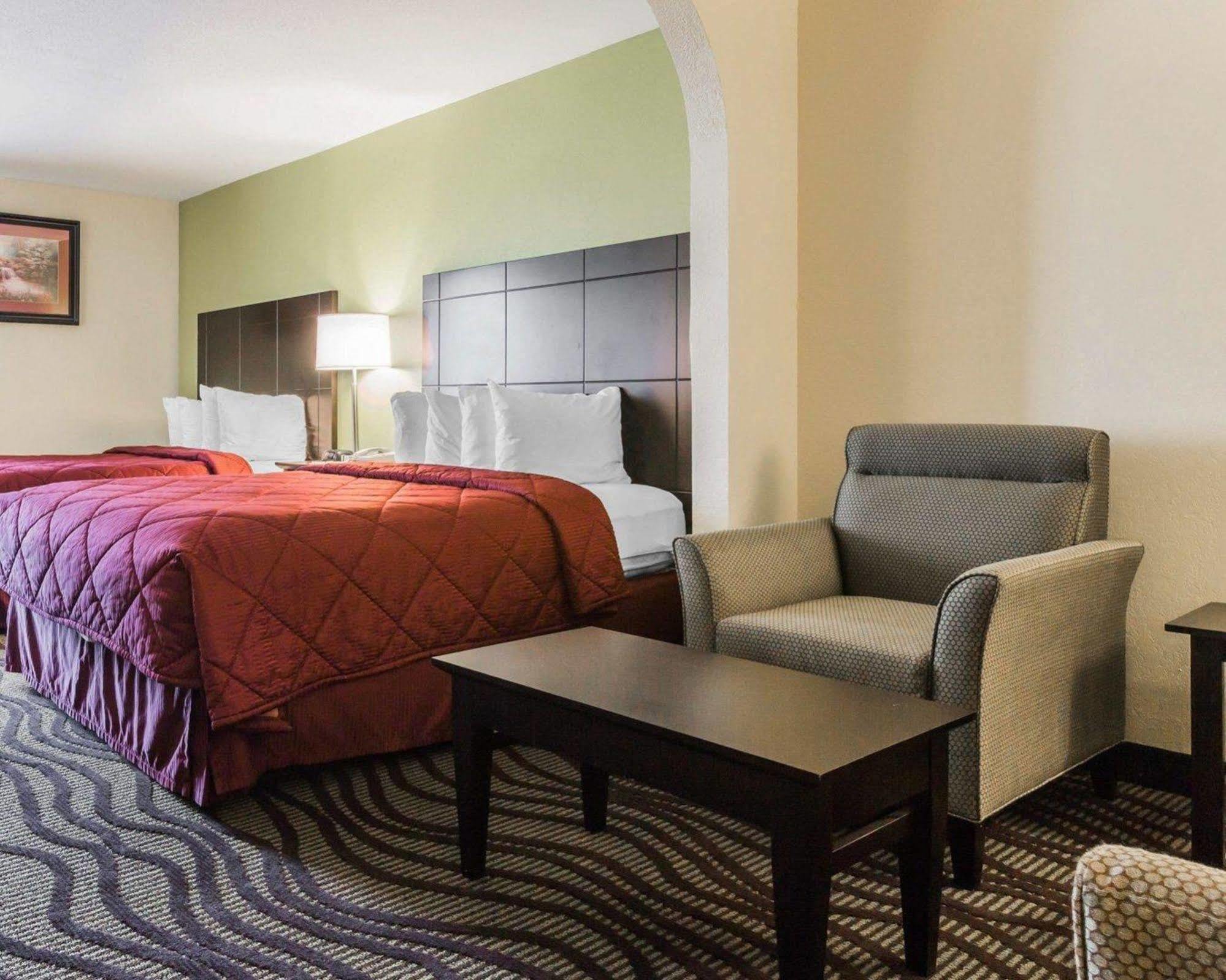 Quality Inn & Suites North Montgomery Ngoại thất bức ảnh