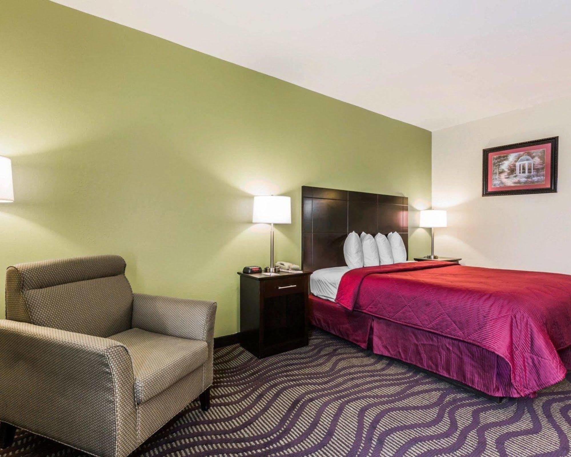 Quality Inn & Suites North Montgomery Ngoại thất bức ảnh