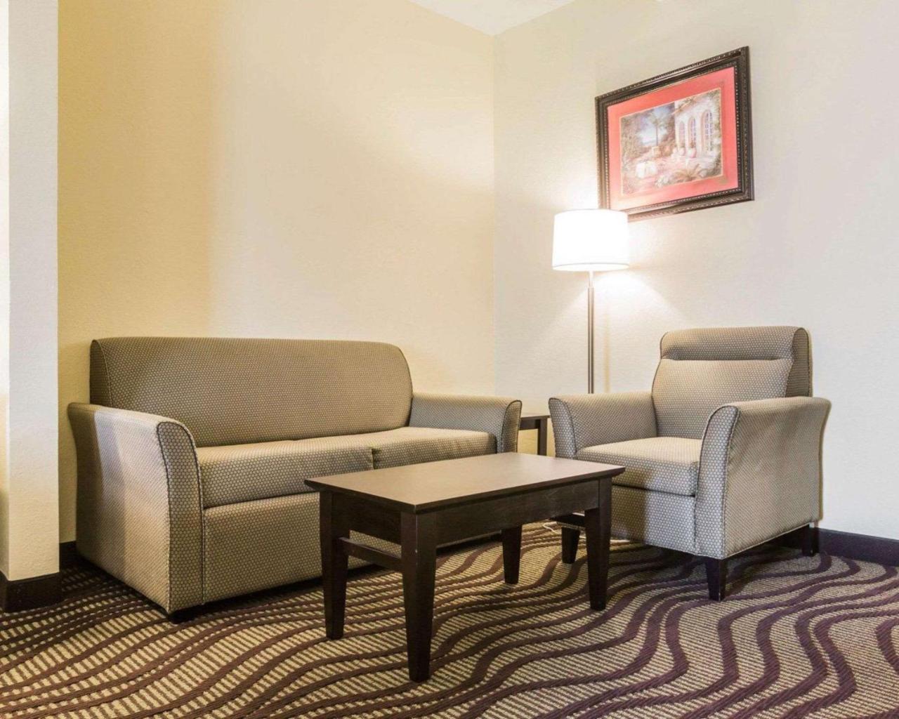 Quality Inn & Suites North Montgomery Ngoại thất bức ảnh