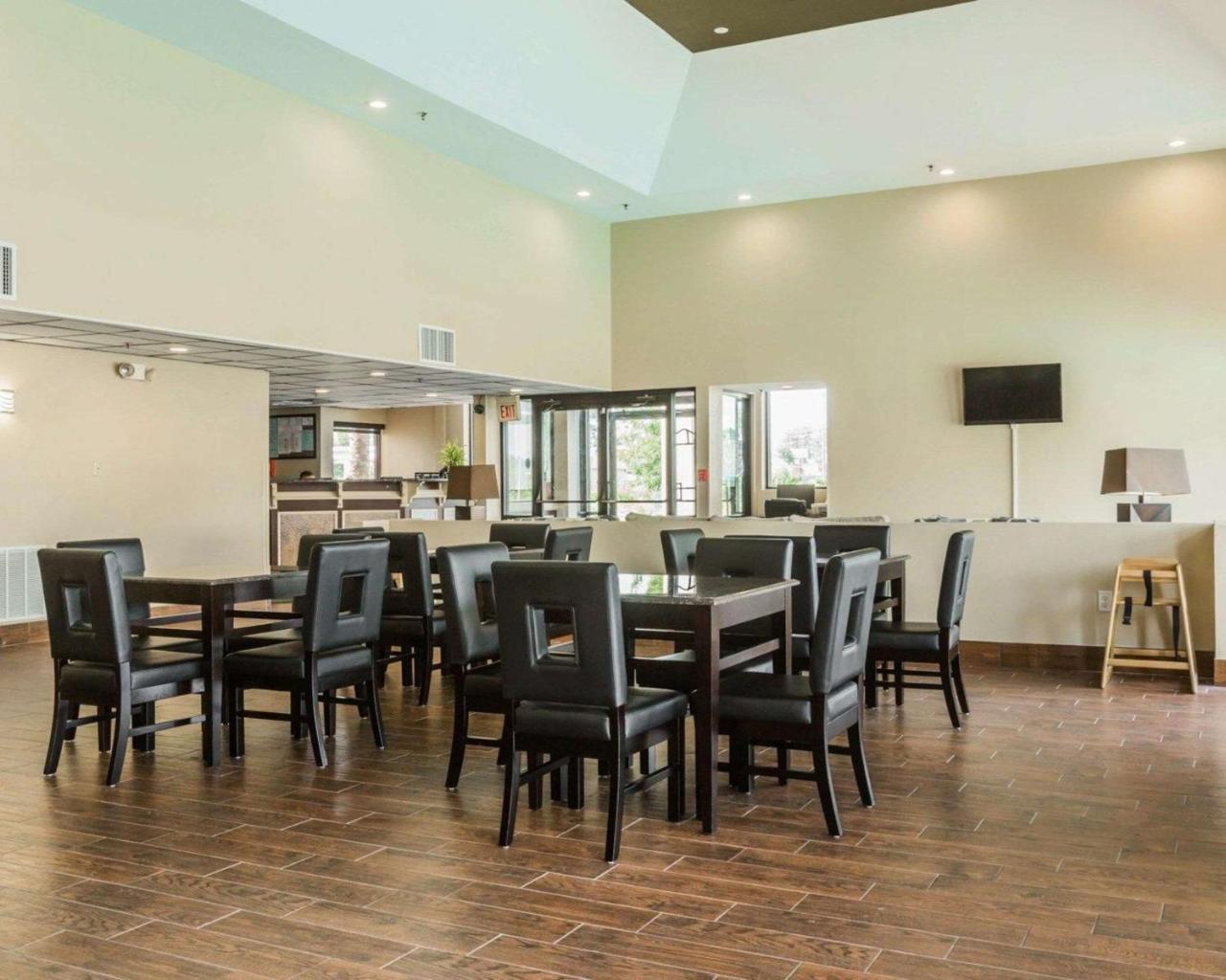 Quality Inn & Suites North Montgomery Ngoại thất bức ảnh